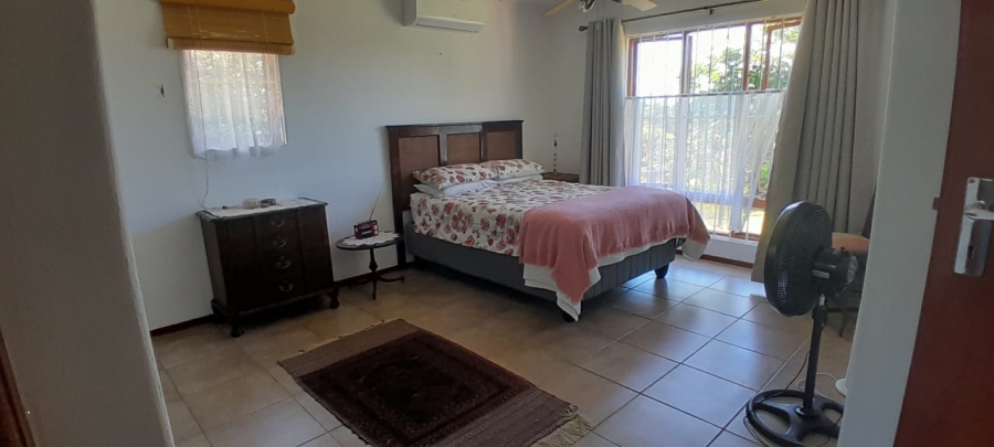 3 Bedroom Property for Sale in Umtentweni KwaZulu-Natal