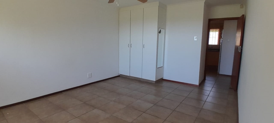 3 Bedroom Property for Sale in Umtentweni KwaZulu-Natal
