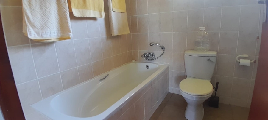 3 Bedroom Property for Sale in Umtentweni KwaZulu-Natal