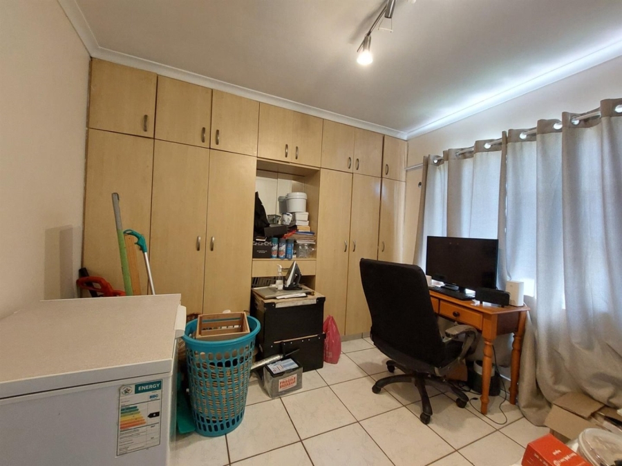 To Let 3 Bedroom Property for Rent in Cleland KwaZulu-Natal