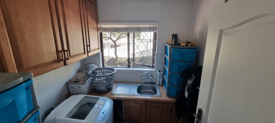 3 Bedroom Property for Sale in Uvongo KwaZulu-Natal