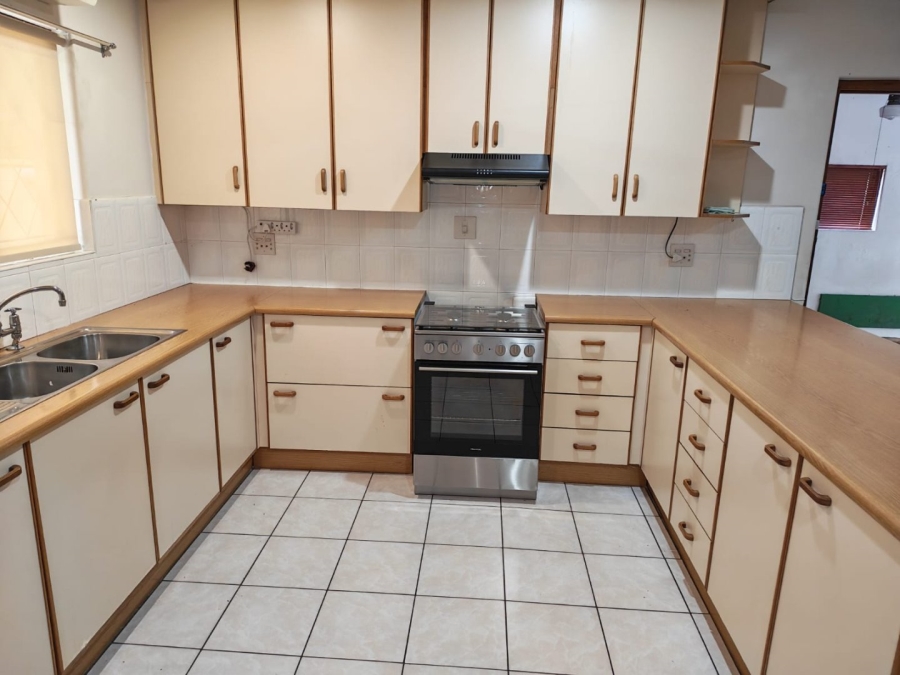 3 Bedroom Property for Sale in Umtentweni KwaZulu-Natal