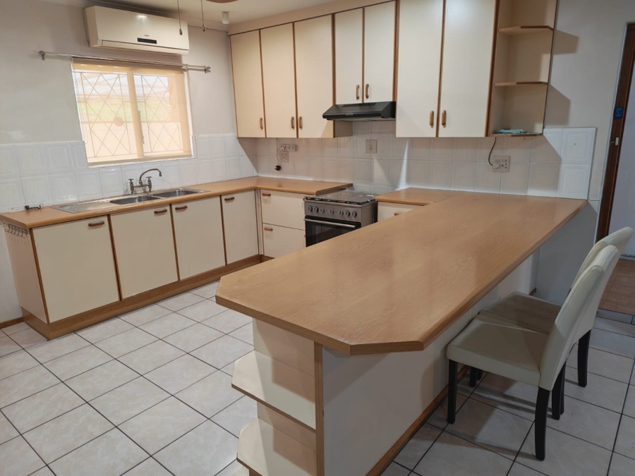 3 Bedroom Property for Sale in Umtentweni KwaZulu-Natal