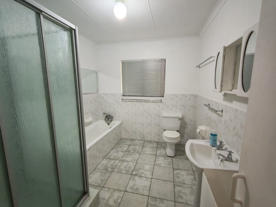 3 Bedroom Property for Sale in Umtentweni KwaZulu-Natal