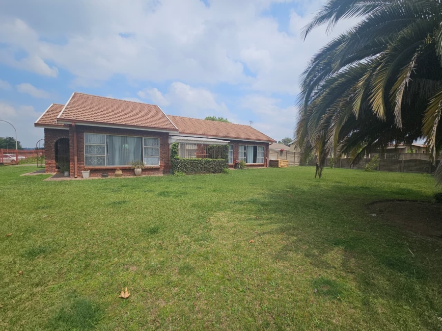 4 Bedroom Property for Sale in Barry Hertzog Park KwaZulu-Natal
