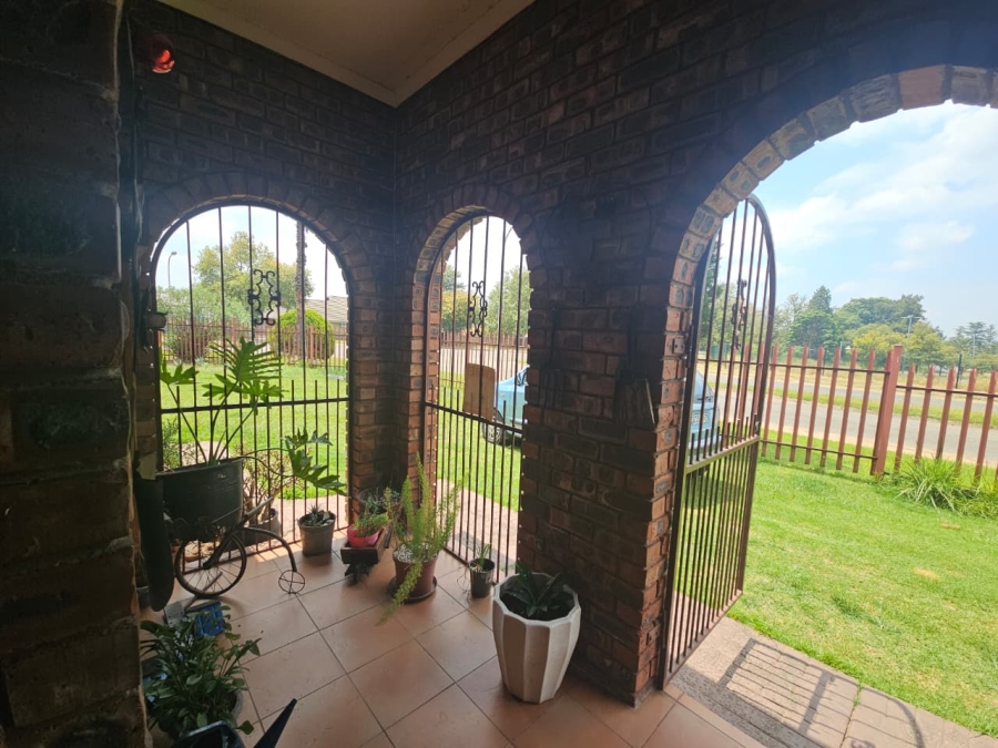 4 Bedroom Property for Sale in Barry Hertzog Park KwaZulu-Natal