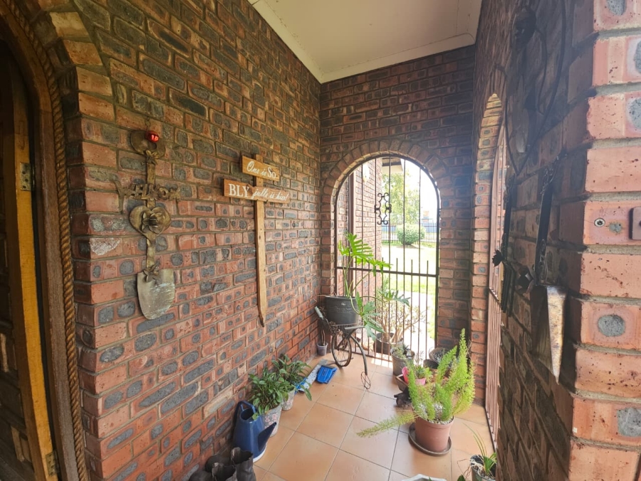 4 Bedroom Property for Sale in Barry Hertzog Park KwaZulu-Natal