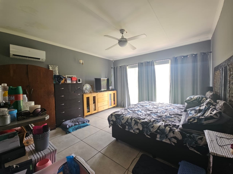 4 Bedroom Property for Sale in Barry Hertzog Park KwaZulu-Natal