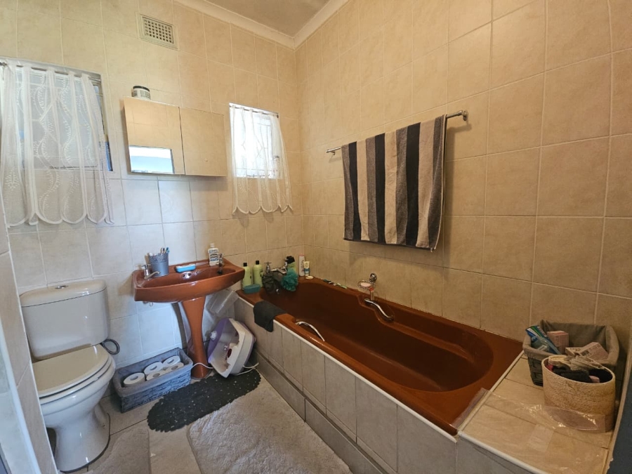 4 Bedroom Property for Sale in Barry Hertzog Park KwaZulu-Natal