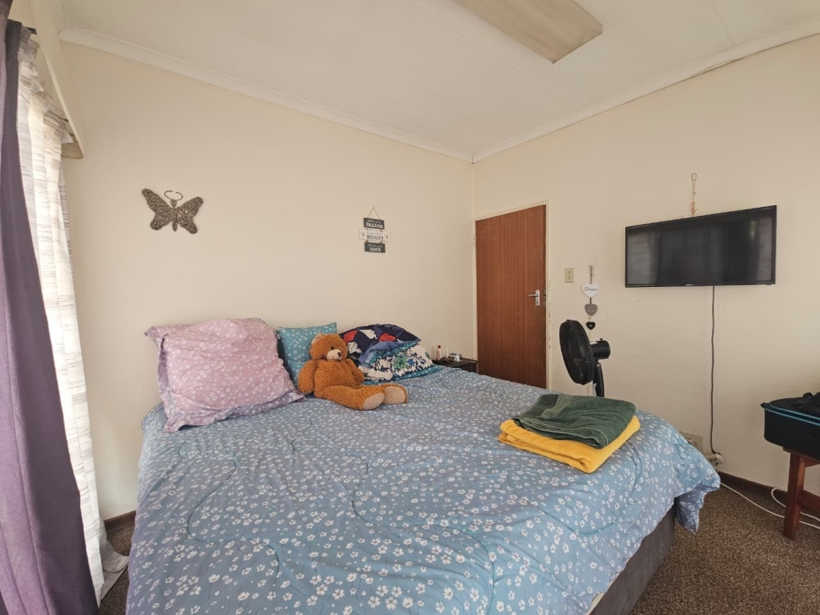 4 Bedroom Property for Sale in Barry Hertzog Park KwaZulu-Natal