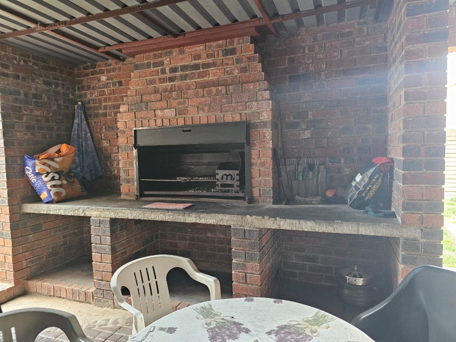 4 Bedroom Property for Sale in Barry Hertzog Park KwaZulu-Natal