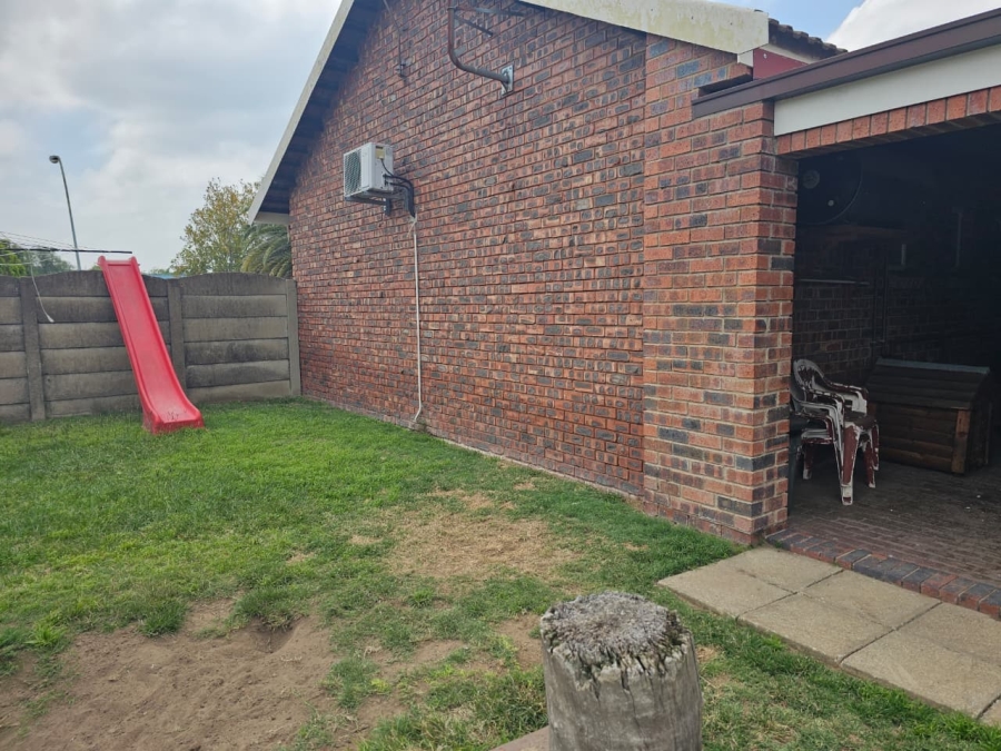 4 Bedroom Property for Sale in Barry Hertzog Park KwaZulu-Natal