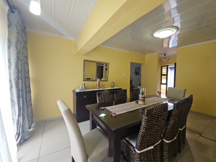 3 Bedroom Property for Sale in Signal Hill KwaZulu-Natal