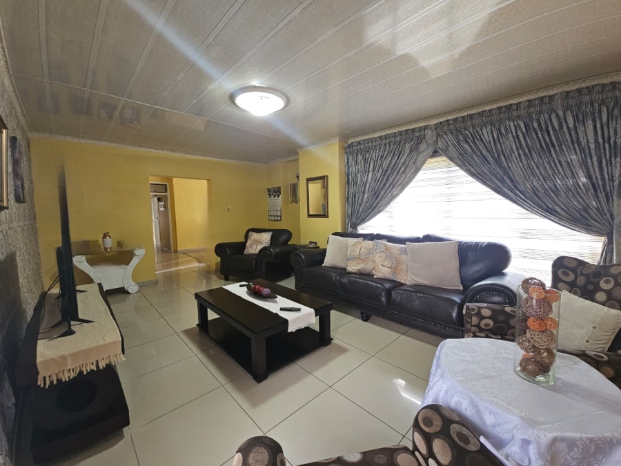 3 Bedroom Property for Sale in Signal Hill KwaZulu-Natal