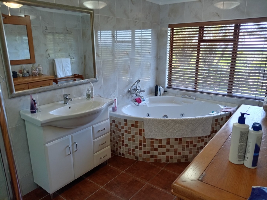 4 Bedroom Property for Sale in Shelly Beach KwaZulu-Natal