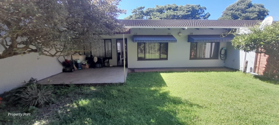 2 Bedroom Property for Sale in Umtentweni KwaZulu-Natal