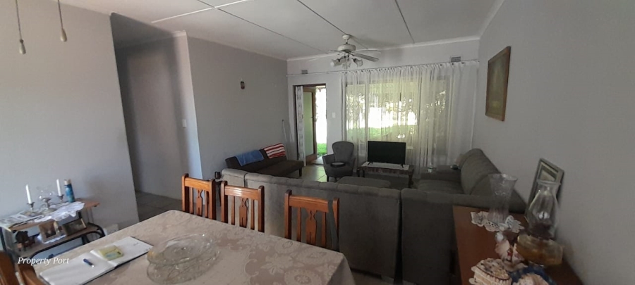2 Bedroom Property for Sale in Umtentweni KwaZulu-Natal