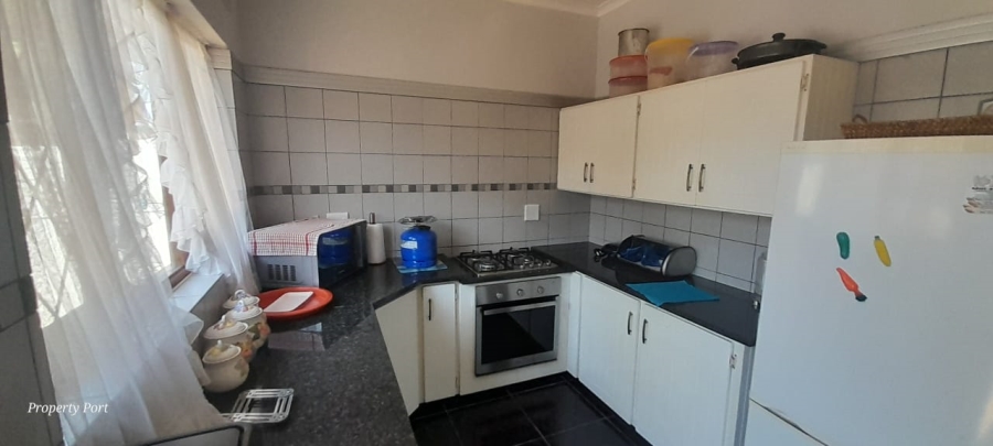 2 Bedroom Property for Sale in Umtentweni KwaZulu-Natal