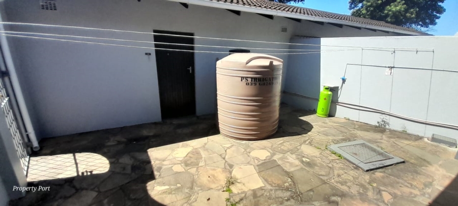 2 Bedroom Property for Sale in Umtentweni KwaZulu-Natal