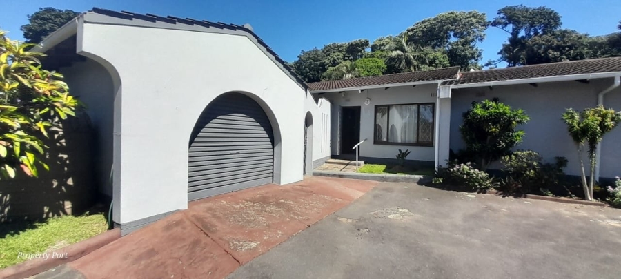2 Bedroom Property for Sale in Umtentweni KwaZulu-Natal
