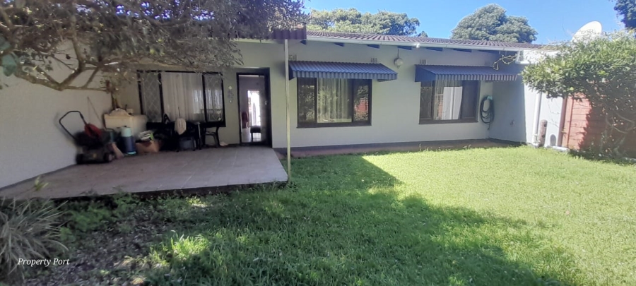 2 Bedroom Property for Sale in Umtentweni KwaZulu-Natal