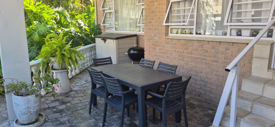 2 Bedroom Property for Sale in Uvongo KwaZulu-Natal