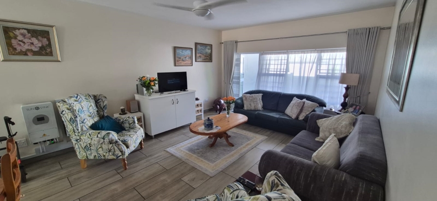 2 Bedroom Property for Sale in Uvongo KwaZulu-Natal