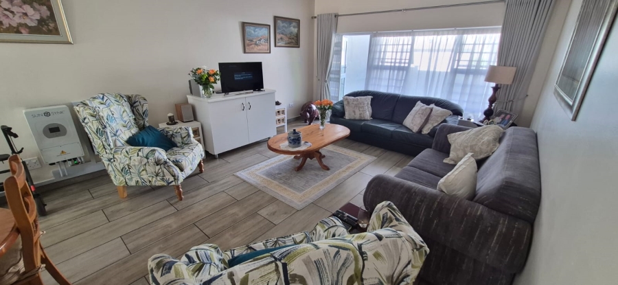 2 Bedroom Property for Sale in Uvongo KwaZulu-Natal