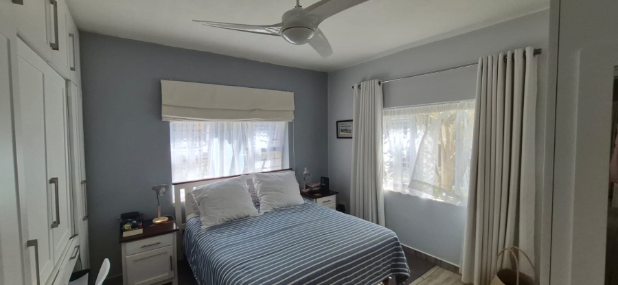 2 Bedroom Property for Sale in Uvongo KwaZulu-Natal