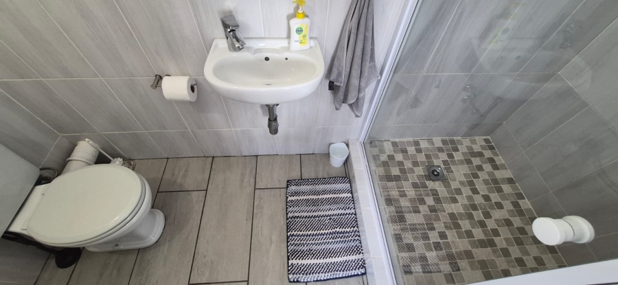 2 Bedroom Property for Sale in Uvongo KwaZulu-Natal