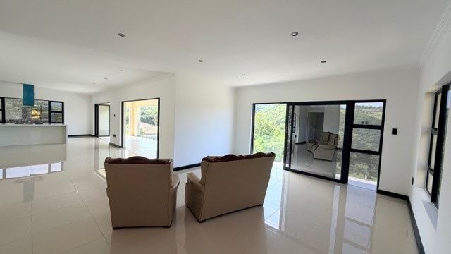 5 Bedroom Property for Sale in Shelly Beach KwaZulu-Natal
