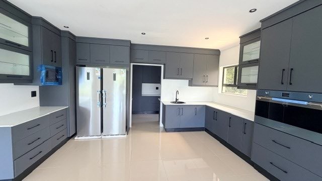 5 Bedroom Property for Sale in Shelly Beach KwaZulu-Natal