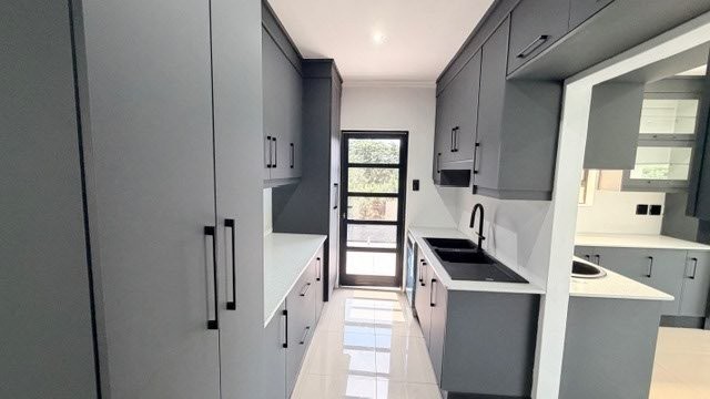 5 Bedroom Property for Sale in Shelly Beach KwaZulu-Natal