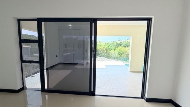5 Bedroom Property for Sale in Shelly Beach KwaZulu-Natal