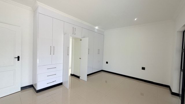 5 Bedroom Property for Sale in Shelly Beach KwaZulu-Natal