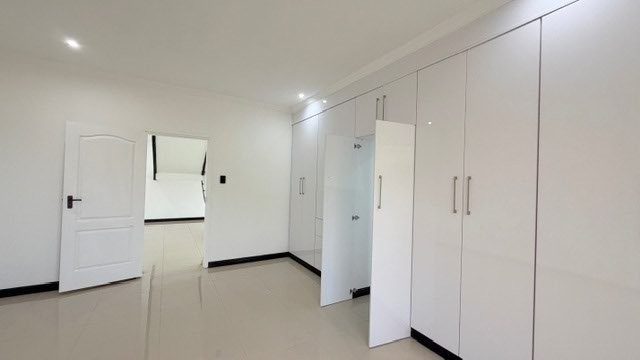 5 Bedroom Property for Sale in Shelly Beach KwaZulu-Natal