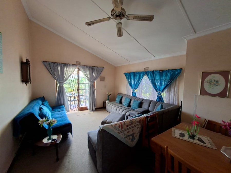 2 Bedroom Property for Sale in Hibberdene KwaZulu-Natal