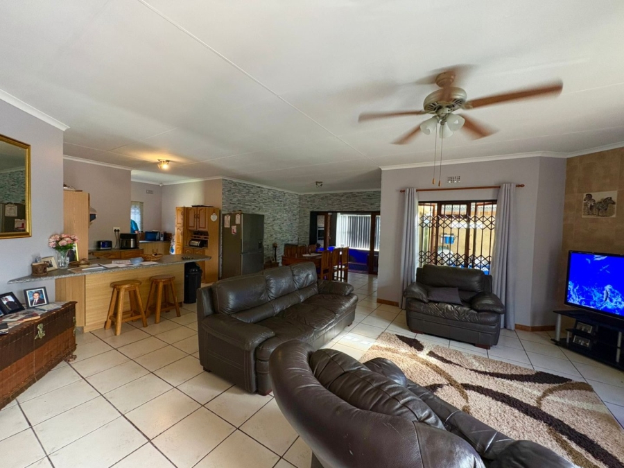 2 Bedroom Property for Sale in Umtentweni KwaZulu-Natal