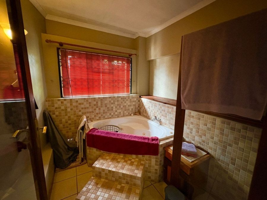 2 Bedroom Property for Sale in Umtentweni KwaZulu-Natal