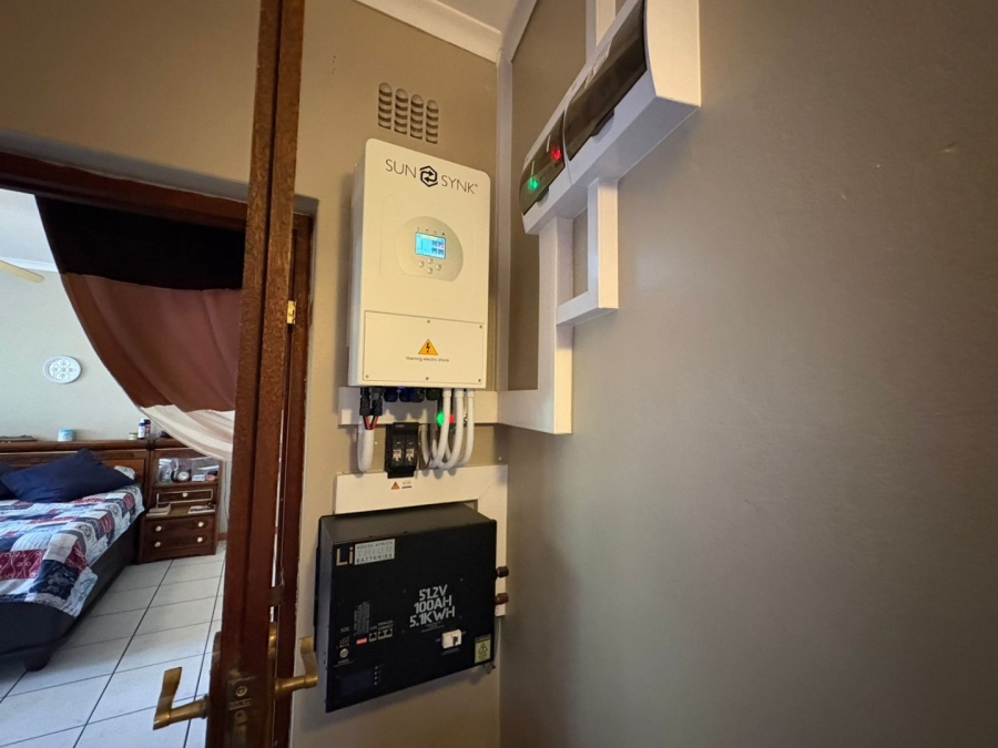 2 Bedroom Property for Sale in Umtentweni KwaZulu-Natal