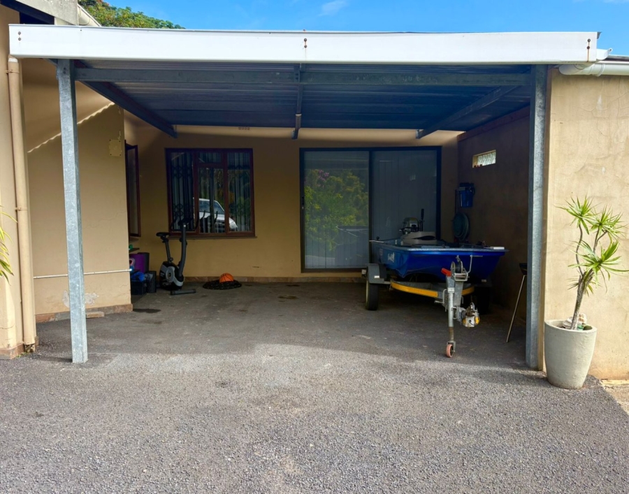 2 Bedroom Property for Sale in Umtentweni KwaZulu-Natal