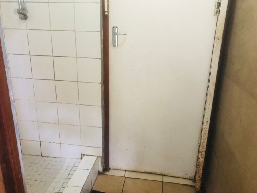 To Let 1 Bedroom Property for Rent in Kloof KwaZulu-Natal