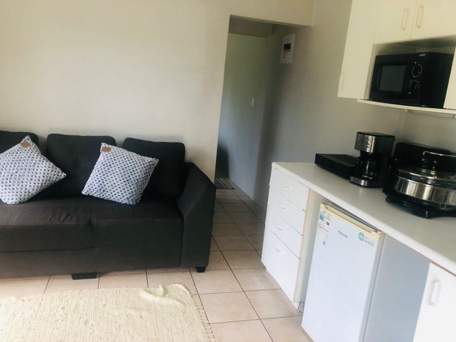 To Let 1 Bedroom Property for Rent in Kloof KwaZulu-Natal
