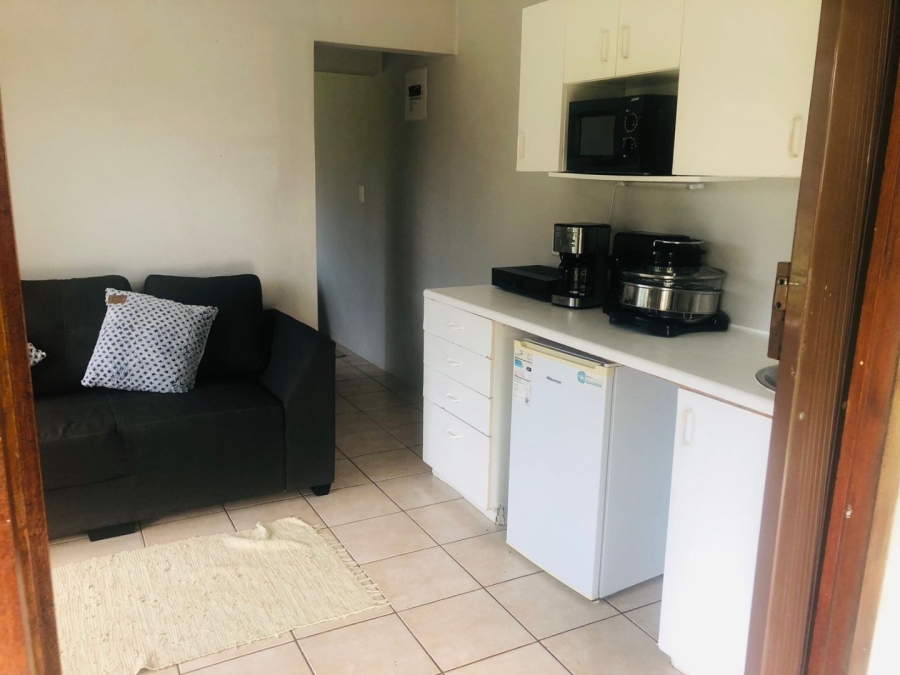 To Let 1 Bedroom Property for Rent in Kloof KwaZulu-Natal
