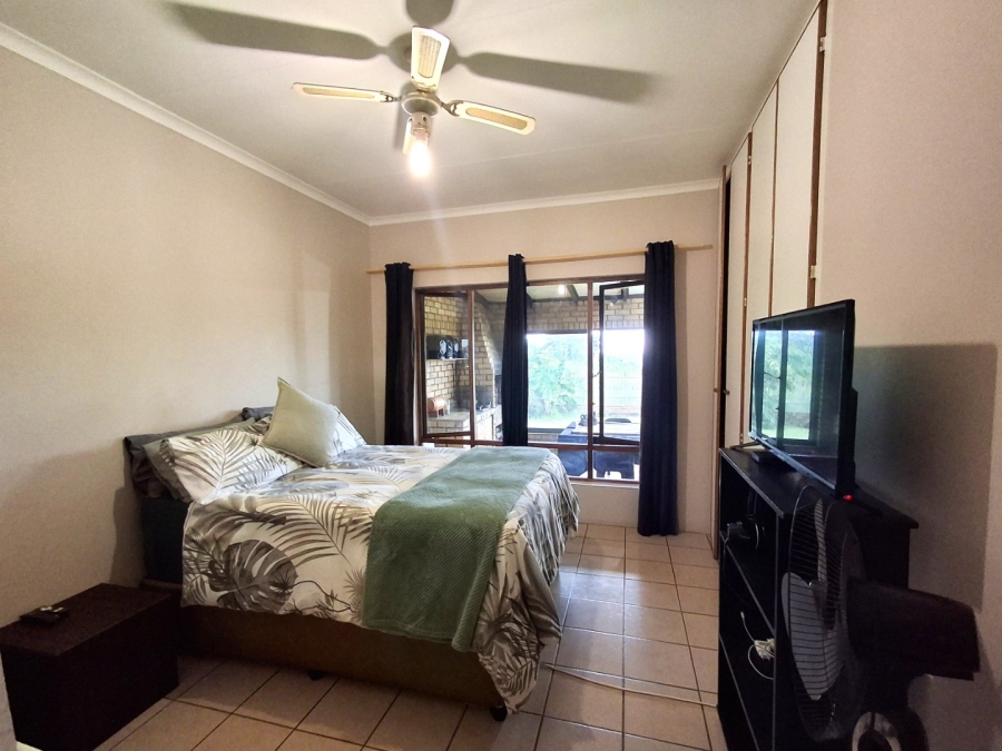 3 Bedroom Property for Sale in Port Edward KwaZulu-Natal