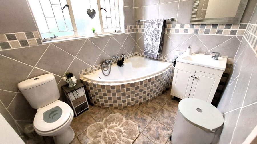 3 Bedroom Property for Sale in Aviary Hill KwaZulu-Natal