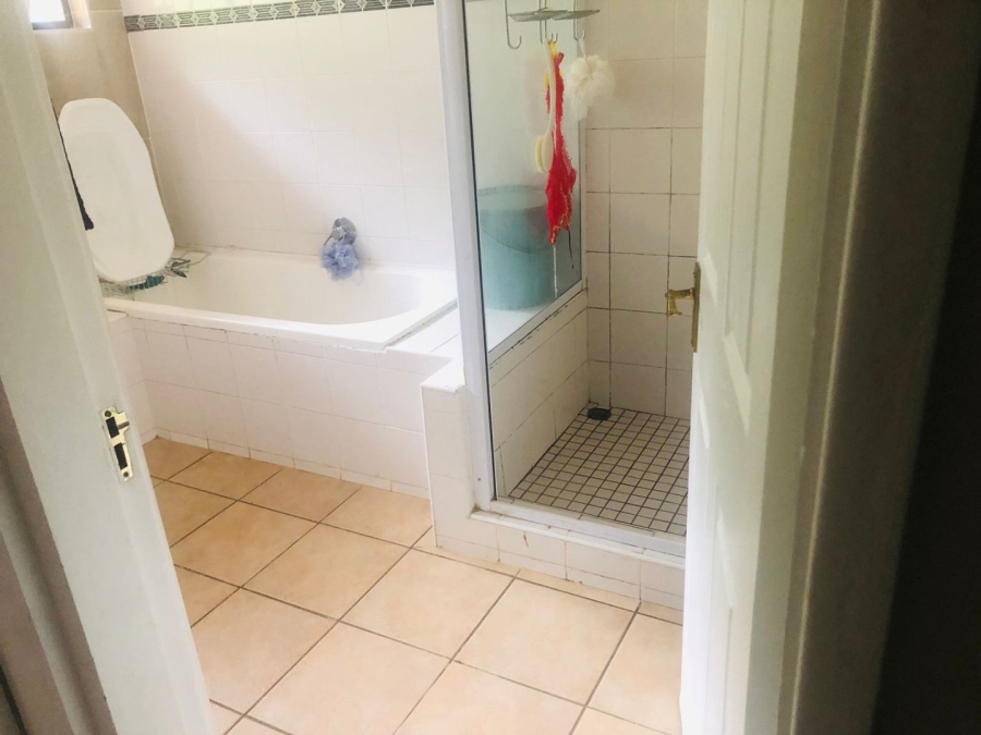 4 Bedroom Property for Sale in Kloof KwaZulu-Natal