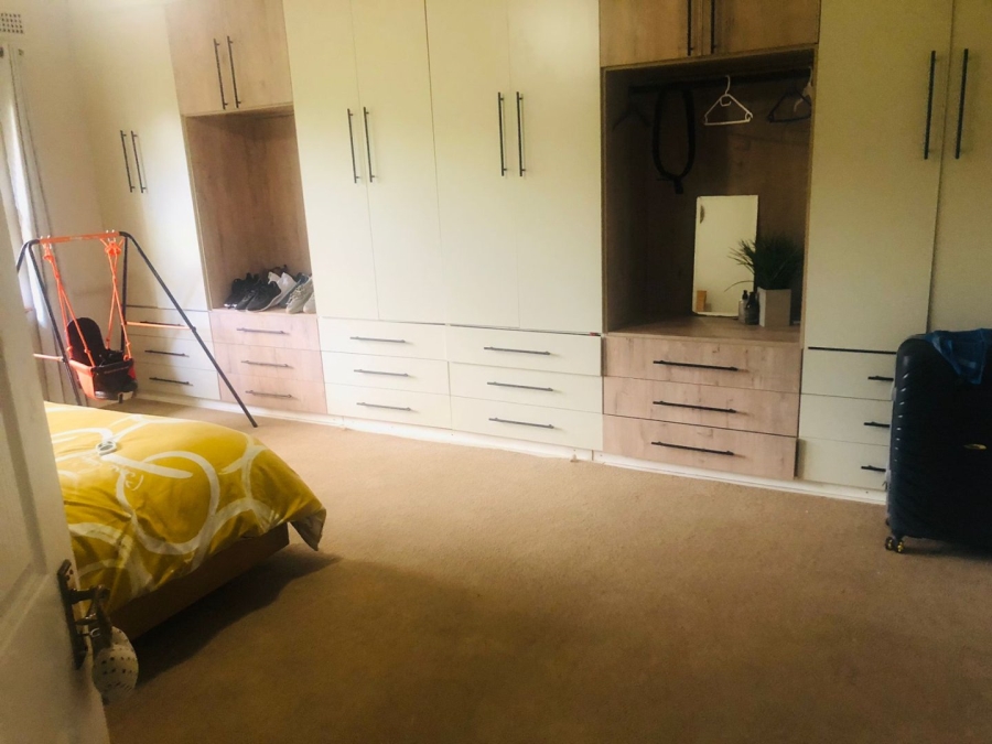 4 Bedroom Property for Sale in Kloof KwaZulu-Natal