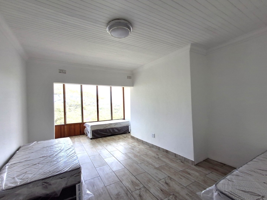 5 Bedroom Property for Sale in Leisure Crest KwaZulu-Natal