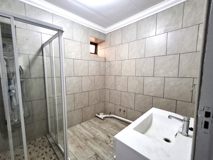 5 Bedroom Property for Sale in Leisure Crest KwaZulu-Natal